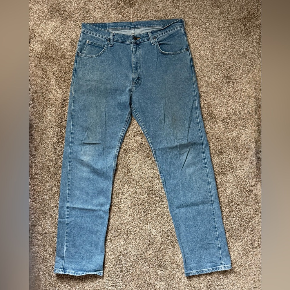 Wrangler Men's Classic Blue Straight Jeans